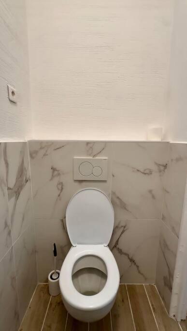Apartment 3 Pieces Idealement Situe *